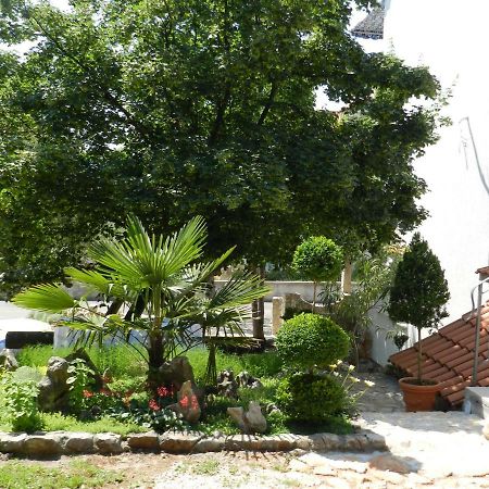 Apartmani Lucija Jurkovic Malinska Buitenkant foto